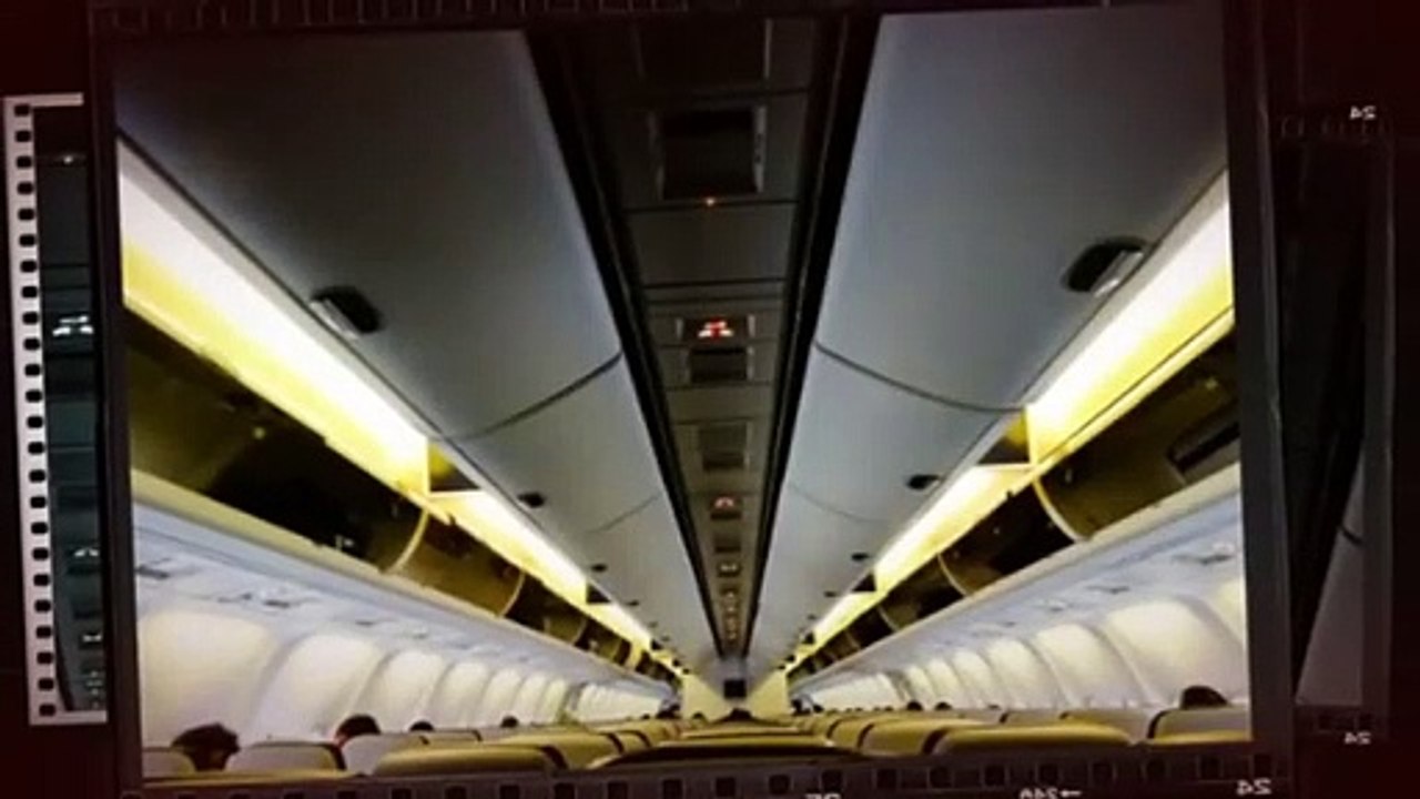 ¿Sabes por qué en los aviones se bajan las luces de la cabina durante el despegue y el aterrizaje?