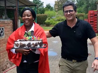 زمبابوي ; لاعبو النجم الساحلي يحتفلون بعيد ميلاد اللاعب زياد بوغطاس