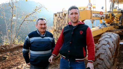 Yaptığı işleri parmakla gösterilen 'Greyder Ustası'