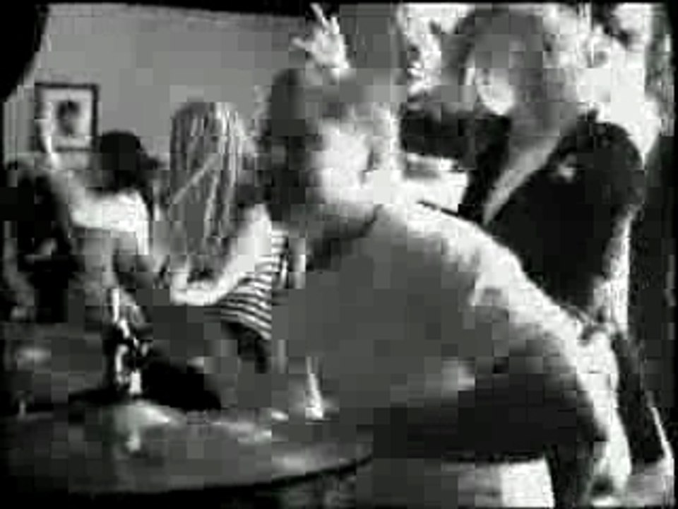 Tokio Hotel [OFFICIAL CLIP]Scream
