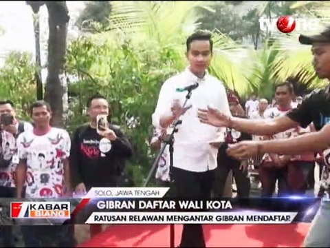 Ratusan Relawan Antar Gibran Daftar Wali Kota Solo