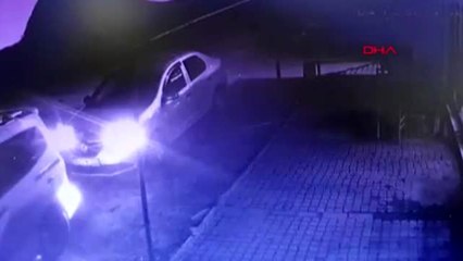 Polisin şüpheliyi aracının lastiğine ateş ederek durdurması kamerada