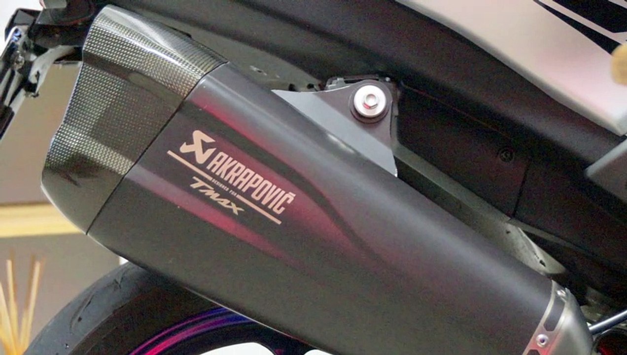 T MAX AKRAPOVIC UNBOXING
