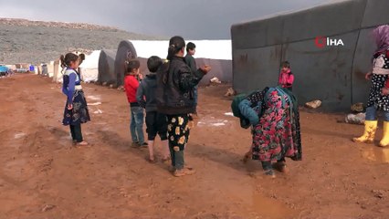 - Suriye'de su basan kamplar için yardım çağrısı