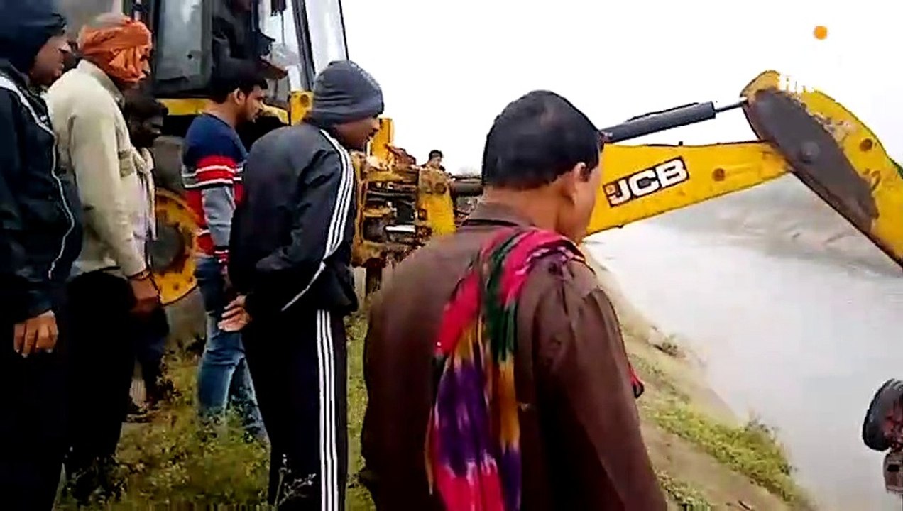 ट्रैक्टर अनियंत्रित होकर नहर में गिरा महिला समेत तीन की मौत