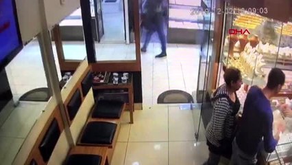 Mersin-çaldıkları altınları satarken güvenlik kameralarına yakalandılar