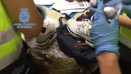 Download Video: Desarticulada una banda que pretendía enviar al extranjero joyas robadas de alto valor embaladas y ocultas entre prendas de ropa