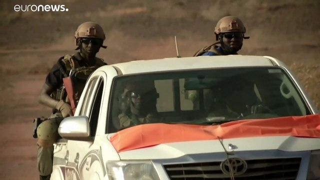 Isis rivendica la strage in Niger, rimandato il vertice con Paesi Sahel