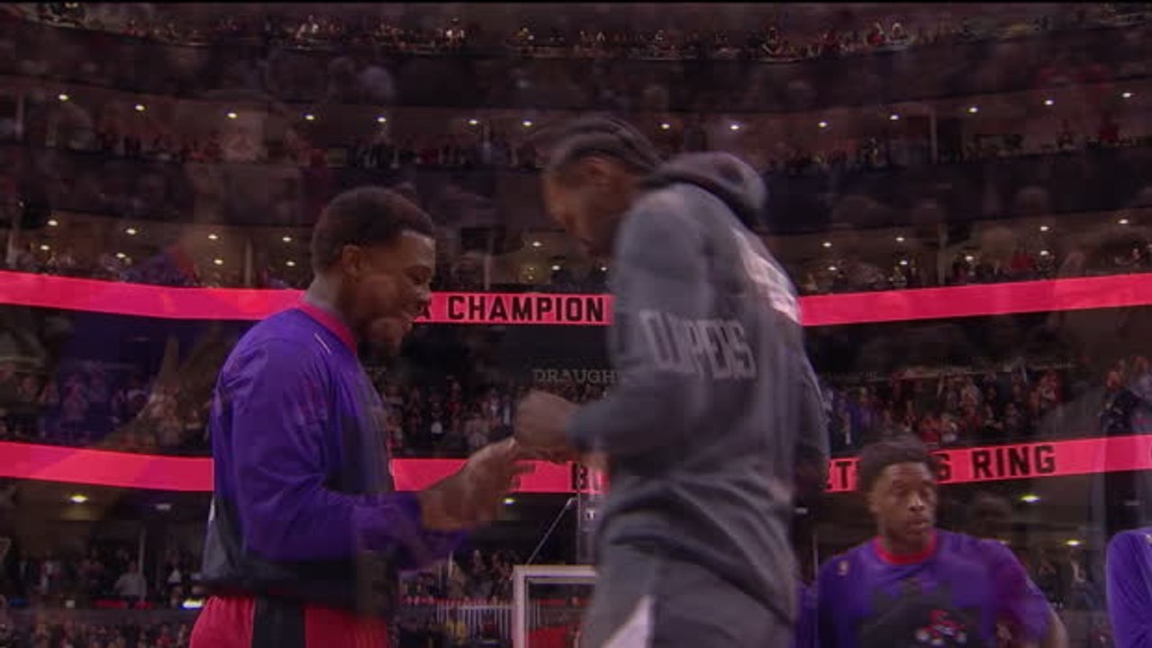 Kawhi Leonard given hero's welcome on Raptors return