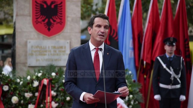 75 vjetori i çlirimit, Bashkia e Tiranës nderon 4 organizatat e veteranëve