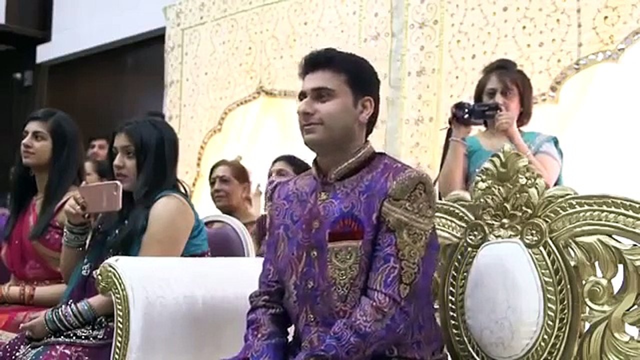 New_Indian_2017_Wedding_Dance_by_beautiful_Bride___Friends_Best_Wedding_Dance_Pe