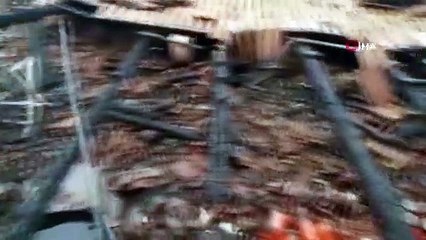 İki katlı evin çatısındaki yangın korkuttu