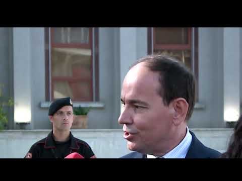Meta takohet me ish-presidentin Nishani