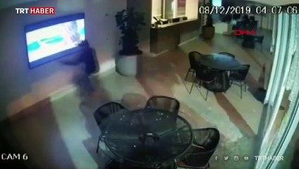 Paniğe kapılan hırsızların cam ile imtihanı