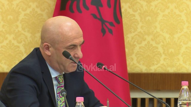 Mblidhet komisioni per shkarkimin e Metes