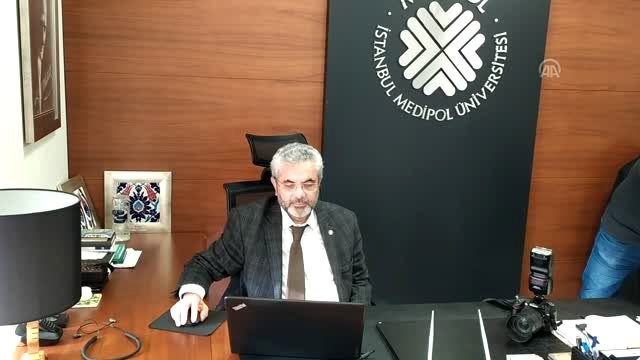 Medipol Üniversitesi Rektörü Aydın, AA'nın Yılın Fotoğrafları oylamasına katıldı