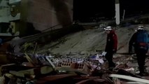 Ora News - Tërmeti në Durrës, operacioni i kërkim shpëtimit natën dhe me qen
