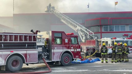 Incendie majeur chez J.M. Bastille à Rivière-du-Loup