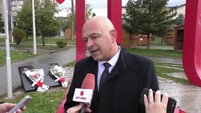 Kryetari Ardian Gjini bënë homazhe për nderë të 28 Nëntorit Lajme