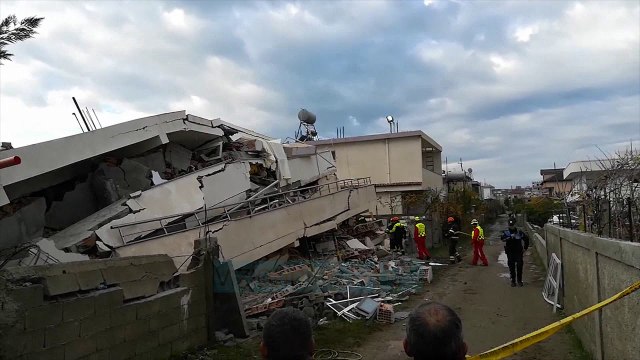 Vijojnë operacionet e kërkim-shpëtimit në Durrës - News, Lajme - Vizion Plus