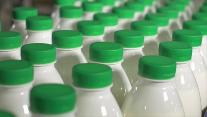 What Is Buttermilk & Easy Substitutes You Can Use 🥤