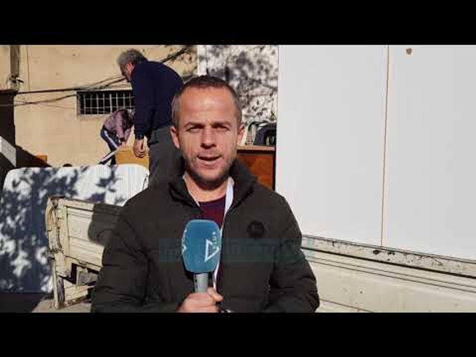 Laç, dhjetra qytetar në radhë për tu regjistruar për strehim - News, Lajme - Vizion Plus