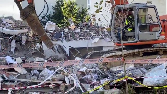 Durrës/ Vazhdon procesi i shembjes së ndërtesave