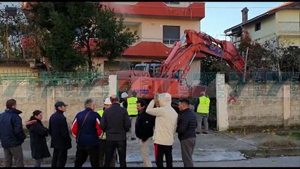 EKSPERTET E SHPALLEN TE RREZIKSHME, PRISHET «VILA VERDE» - News, Lajme - Kanali 7