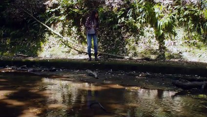 有村架純が田舎道をバイクで走る　映画『夏美のホタル』特報映像