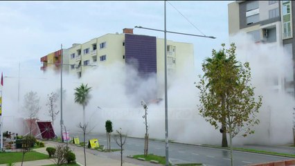 Si tritoli “zhduk” në pak sekonda pallatin 6-katësh