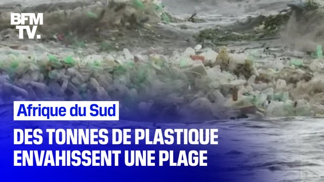 Des tonnes de plastiques rejetés sur cette plage d'Afrique du Sud