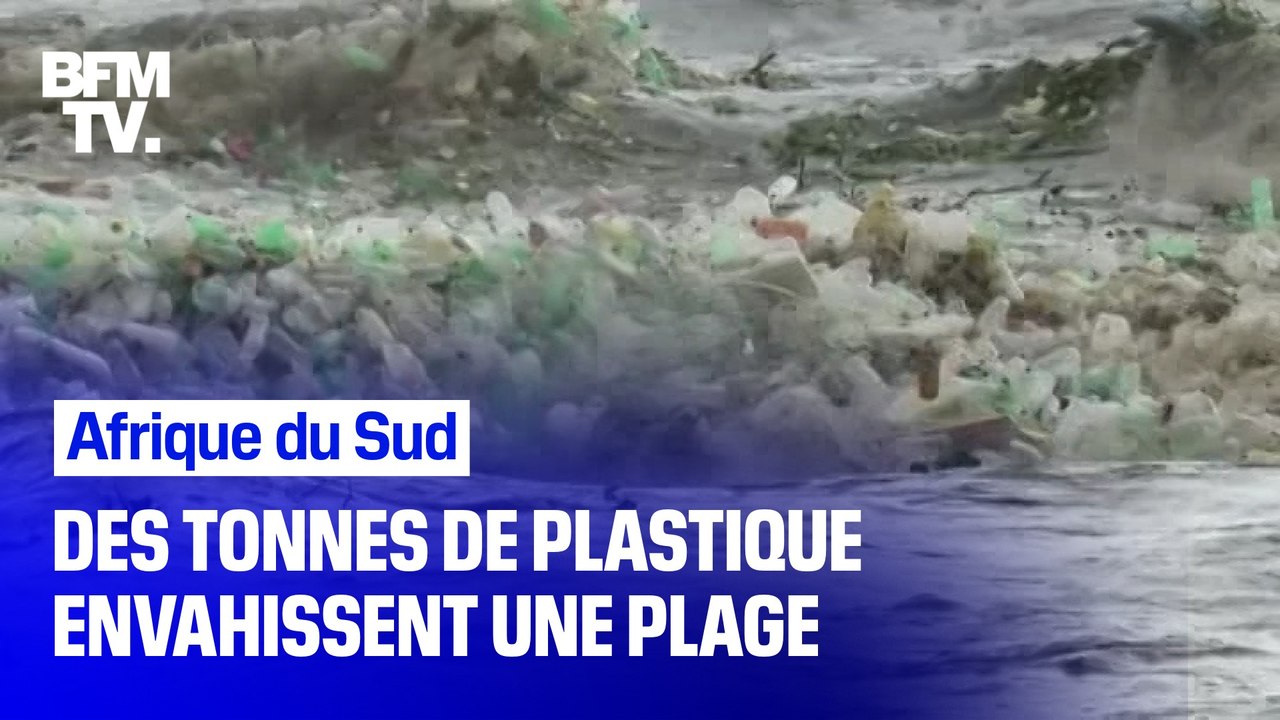 Des tonnes de plastiques rejetés sur cette plage d'Afrique du Sud 