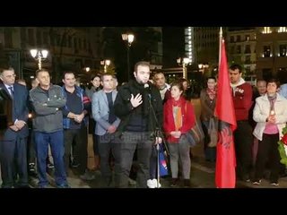 Edhe në Athinë ndizen qirinj për viktimat e tërmetit