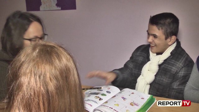 Report TV -Në Tiranë, Durrës, Kurbin dhe Vorë mësimi rinis në 9 Dhjetor