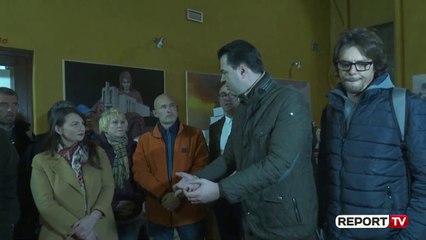 Report TV - Basha: Tërmeti rrëzoi qeverinë prej kartoni, teatri qëndroi