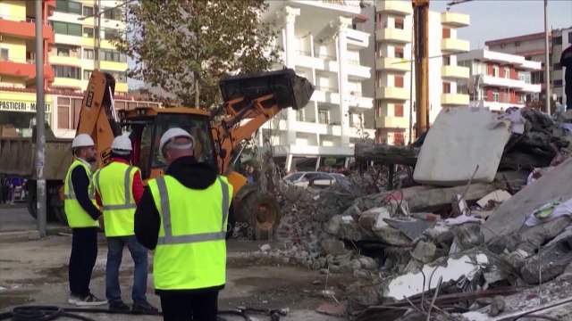 Ora News - Hetimet për tërmetin, merren në pyetje 30 persona në Durrës