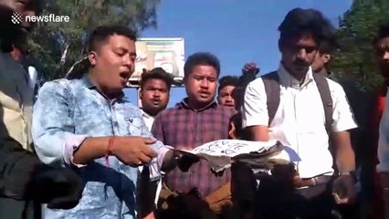 Effigies of Indian PM Modi burned as protests against citizenship bill continue