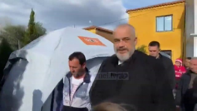 Rama: Ndërtojmë shtëpi të reja/ Kryeministri takon të pastrehët e tërmetit në Mamurras