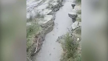 Ora News - Tërmeti hapi tokën me një metër në Hamallaj, shikoni pamjet