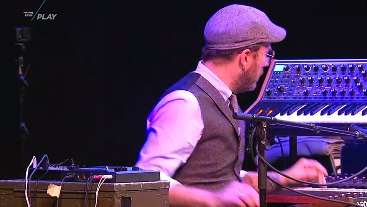 Jeg kan godt huske hvordan det var ~ Vi sidder bare her | Jørgen Leth & Co. | Musikalsk forestilling i 2017 | TV2 Danmark