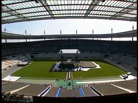 Céline Dion — Intro | (From Céline Dion : au Cœur du Stade - (1999))