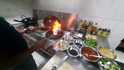 Restaurant Me Chicken chilli Kaise Banti Hai ! How To Make Chicken Chilli In Restaurant