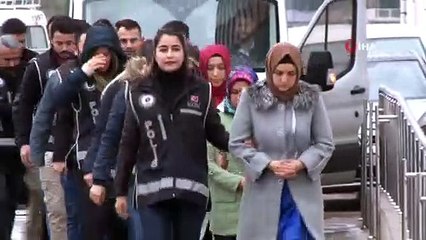 Adana'da telefonundan 'ByLock' çıkan kadın doktor gözaltına alındı