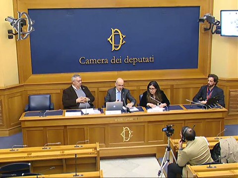 Roma - Gestione rifiuti - Conferenza stampa di Alberto Zolezzi (12.12.19)