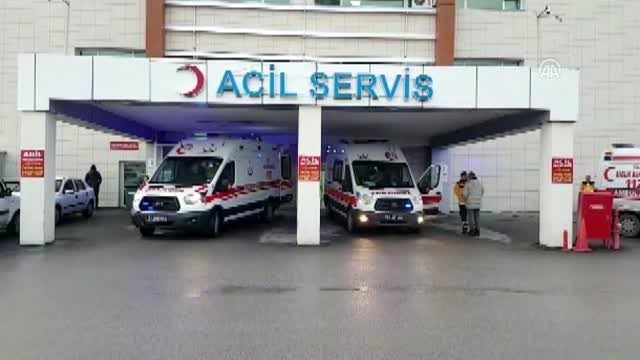 Tarım işçilerini taşıyan minibüs devrildi: 8 yaralı