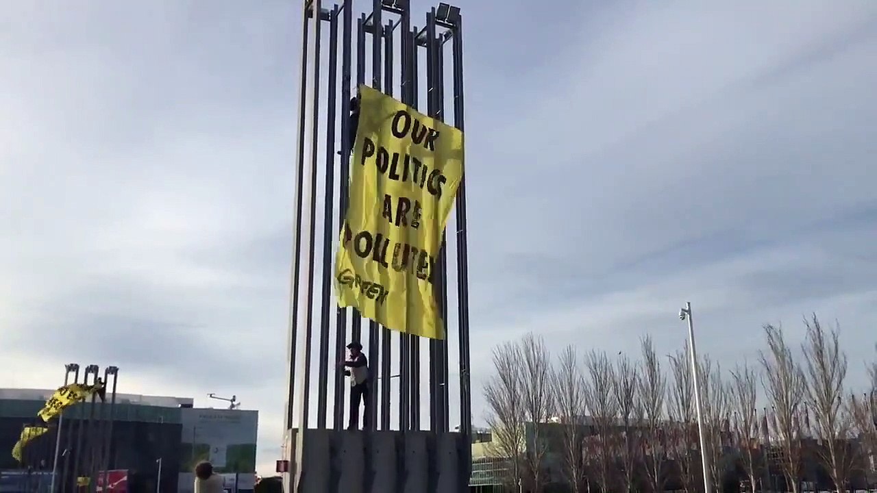 Protesta de Greenpeace frente a la Cumbre del Clima