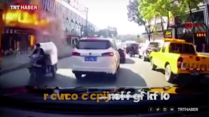 Çin'de mağazada patlama anı araç kamerasında