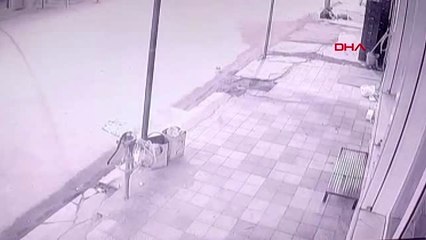 Çay ısmarladıktan bir gün sonra kask takıp dehşet yaşattı