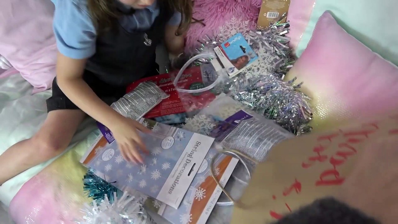Surpresa para Isabella - um super quarto de Natal no Estilo Princesas Disney Anna e Elsa do Frozen
