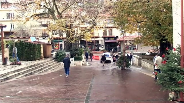 Καρπενήσι: Παγωμένη η κίνηση ακόμη στην αγορά